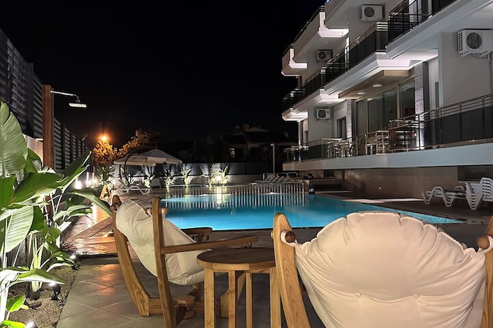 Hotel Pool