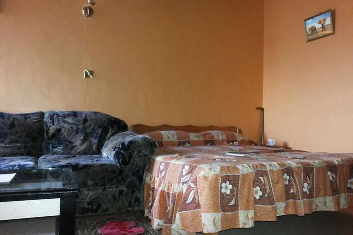 Room 8 of 50