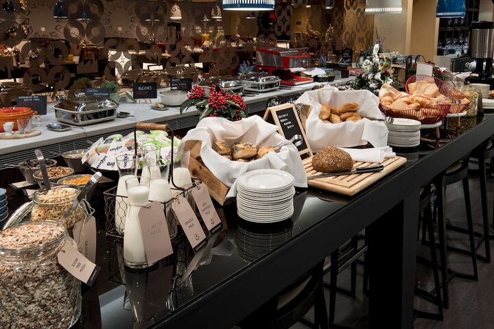 Breakfast/Coffee Service 106 of 149