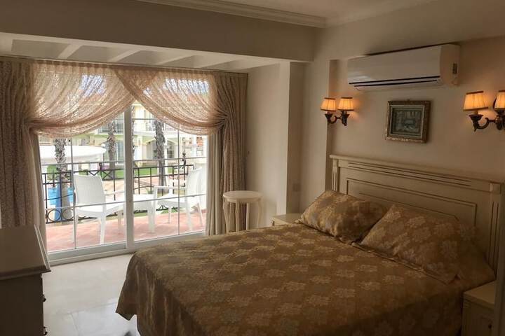 Room 2 of 27