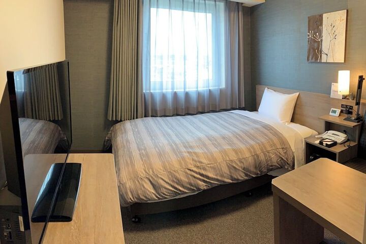 Room 12 of 35