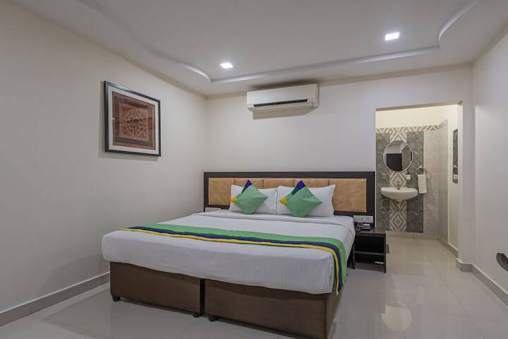 Room 10 of 37