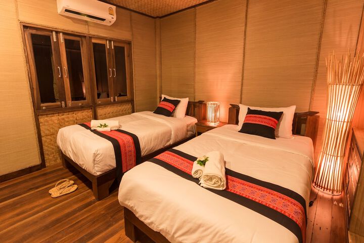 Room 2 of 68