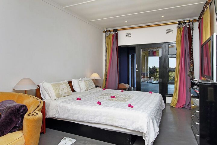 Room 3 of 63