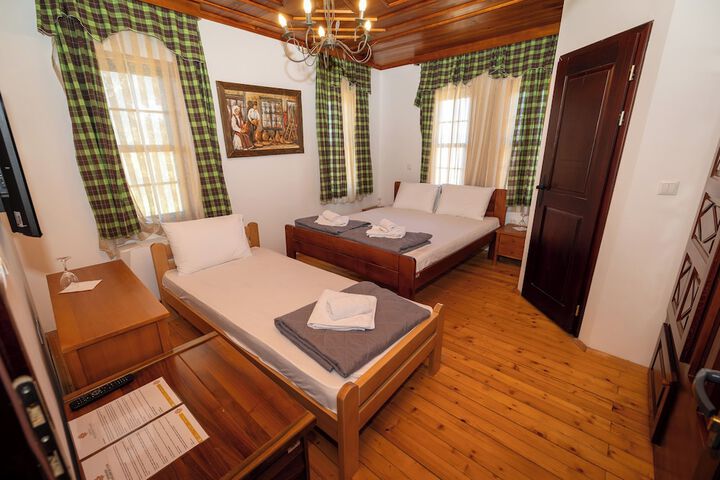 Room 12 of 41