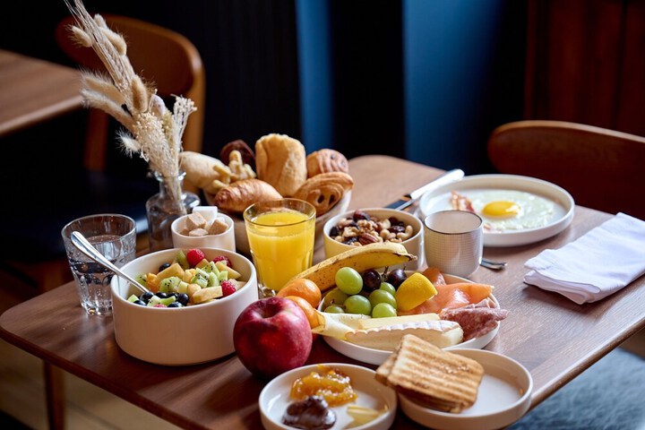 Breakfast/Coffee Service 36 of 52