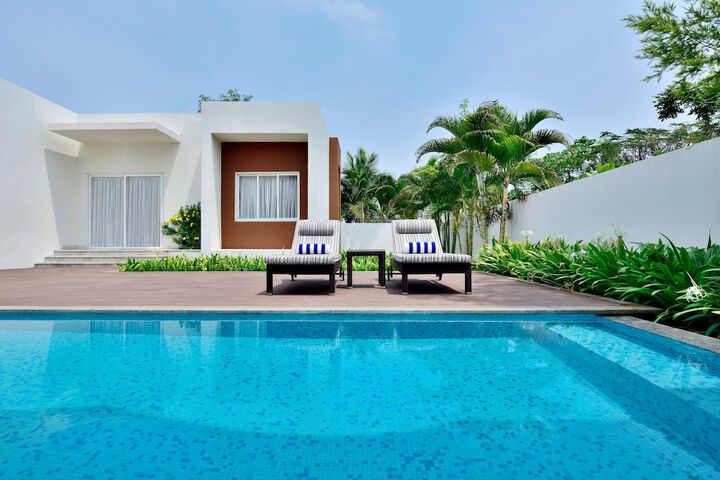Pools & Facilities