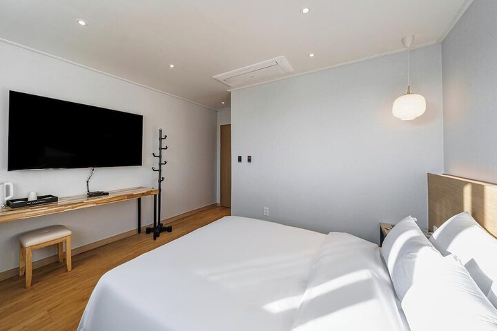 Room 6 of 39