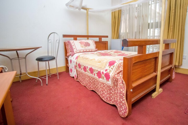Room 17 of 34