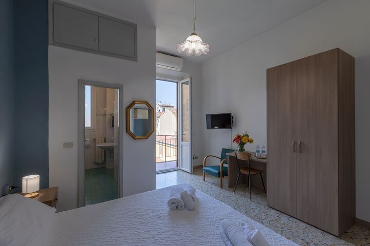 Room 16 of 50