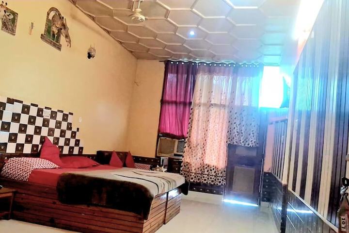 Room 8 of 61