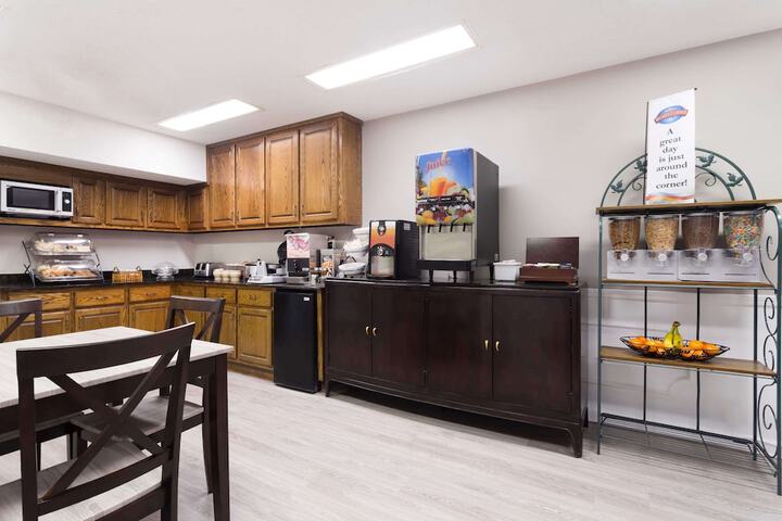 Breakfast area