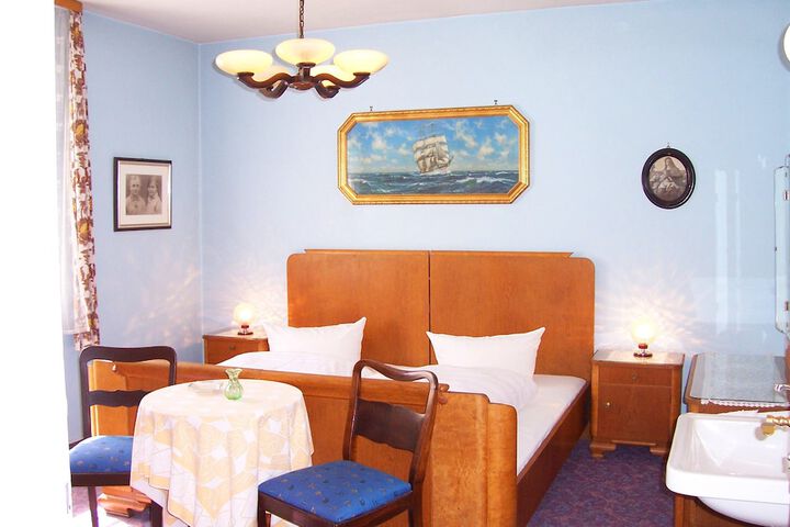 Room 11 of 51