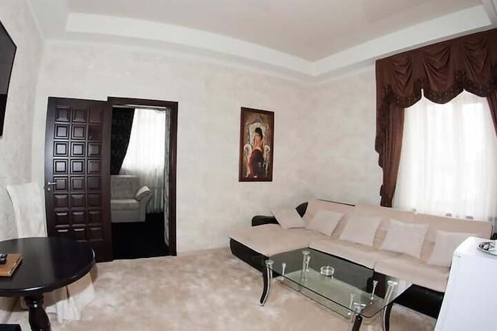 Room 19 of 45
