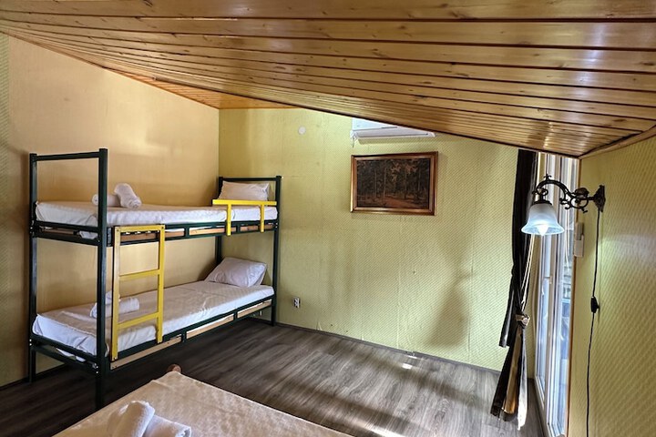 Room 29 of 83