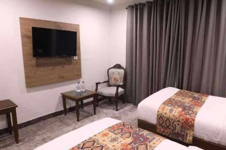 Room 33 of 52