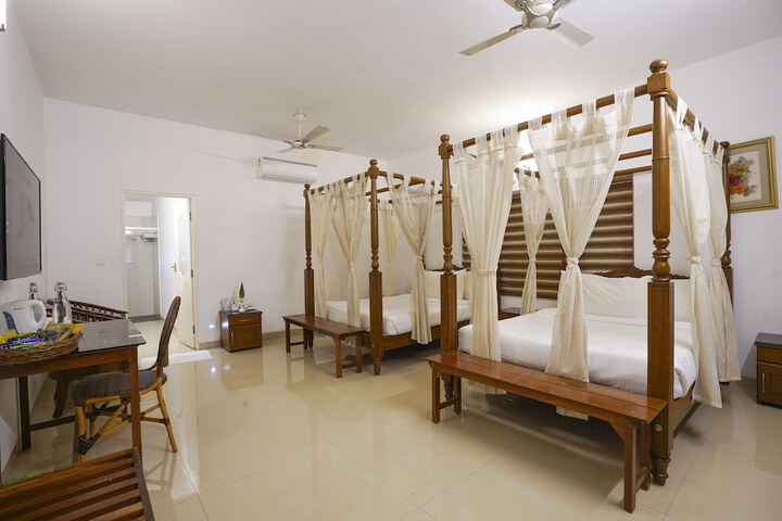 Room 3 of 44
