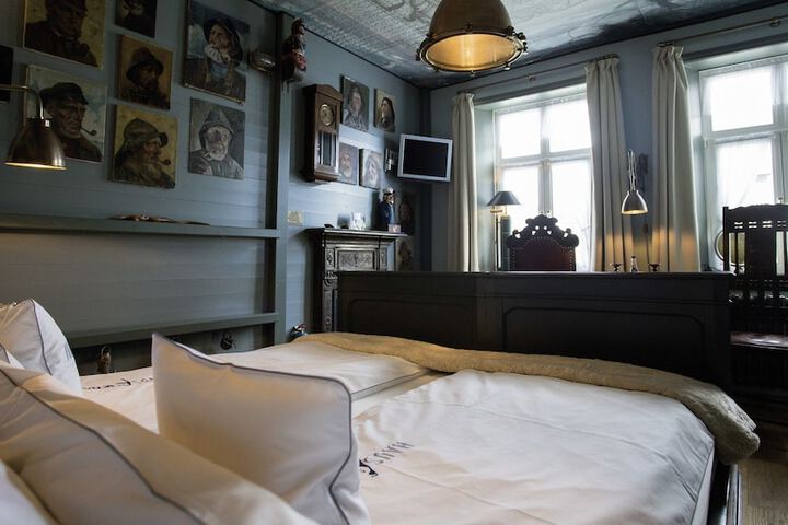 Room 5 of 68