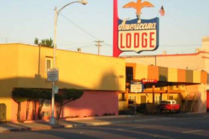 Image of Americana Lodge