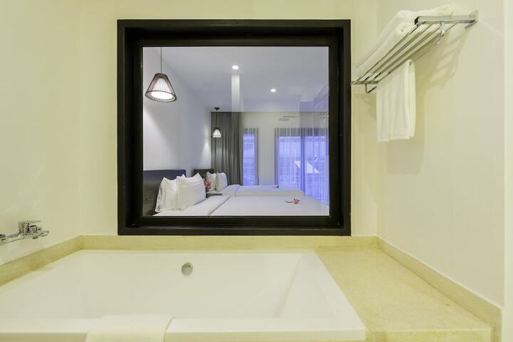 Room 28 of 80