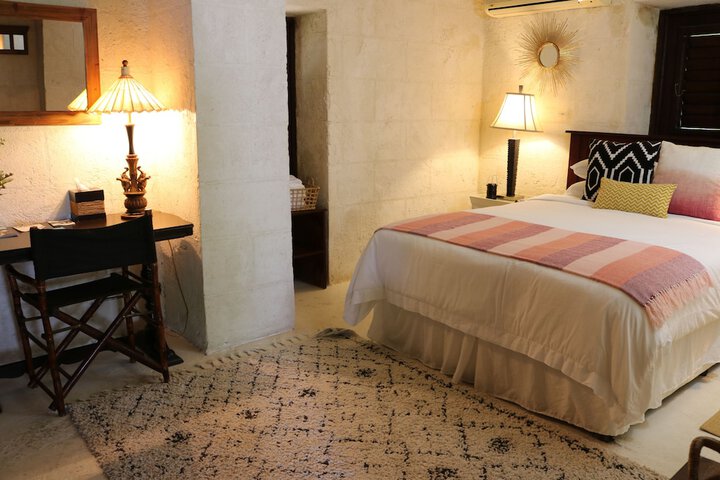 Room 7 of 72