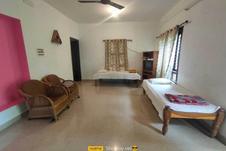 Room 4 of 17