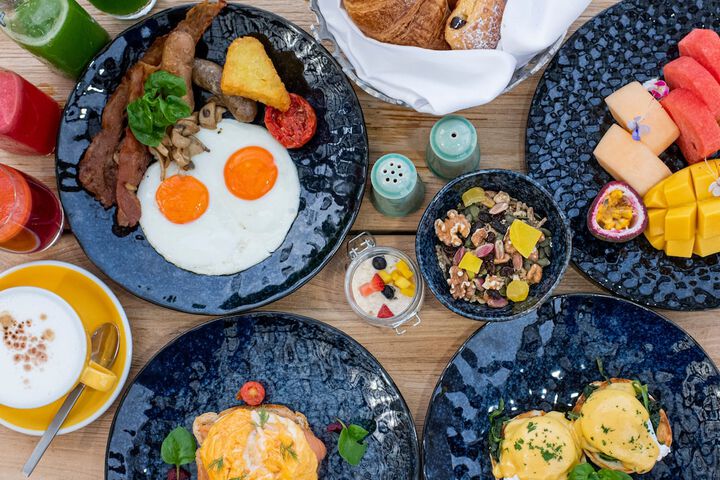 Breakfast/Coffee Service 144 of 185