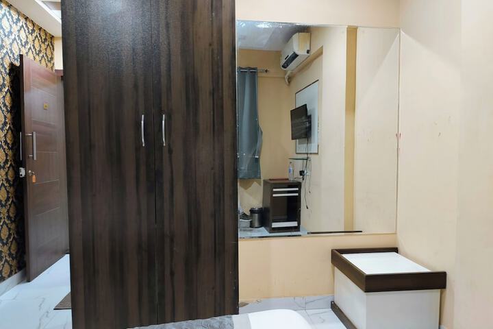 Room 5 of 24