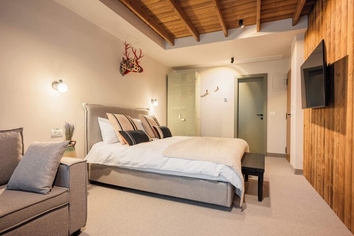 Room 28 of 50