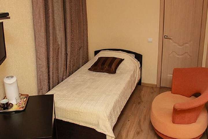 Room 4 of 37