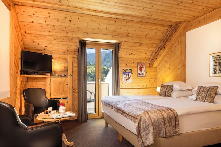 Room 2 of 9