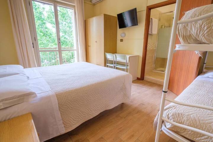 Room 3 of 10