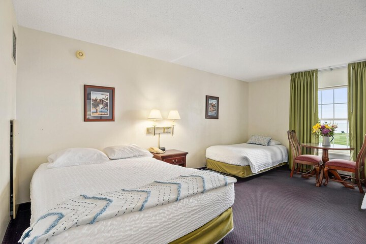 Room 4 of 17