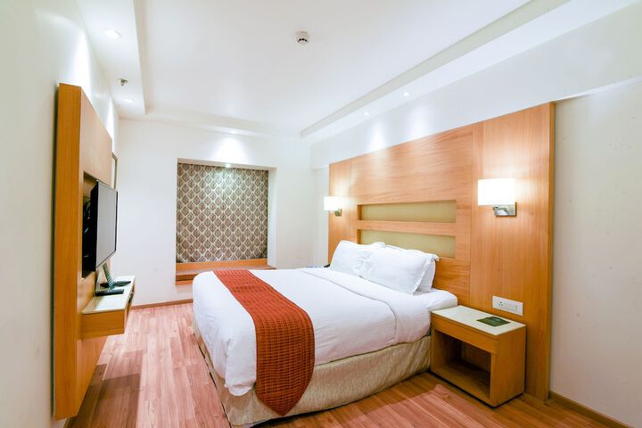 Room 10 of 38