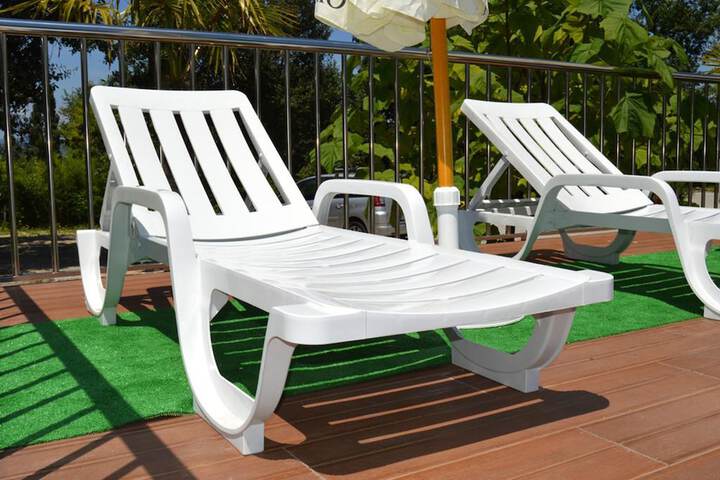 Sundeck 98 of 110