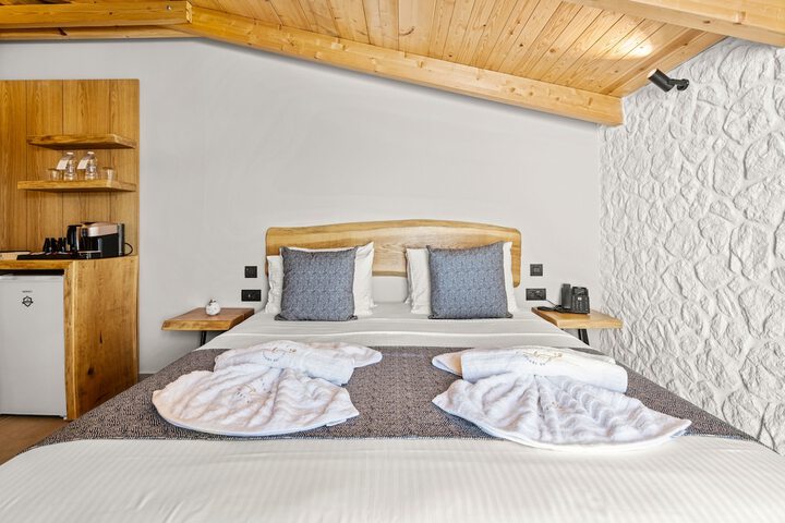 Room 5 of 40
