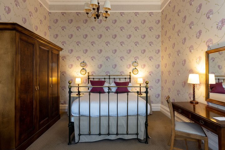 Room 47 of 96