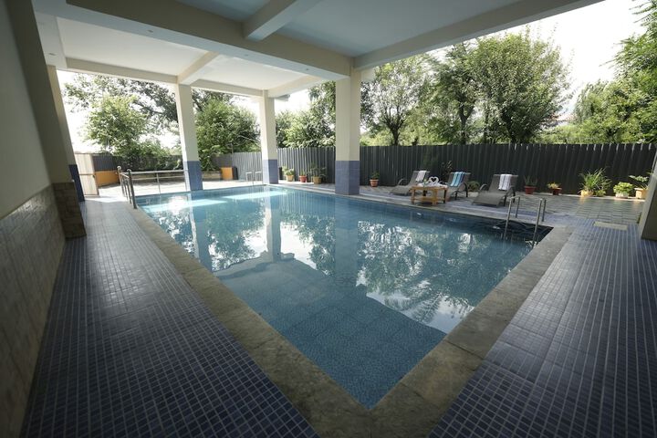 Pool 35 of 92