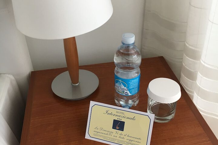 Room 6 of 43