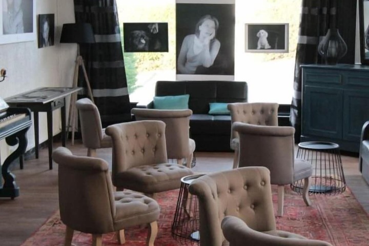 Lounge 144 of 164