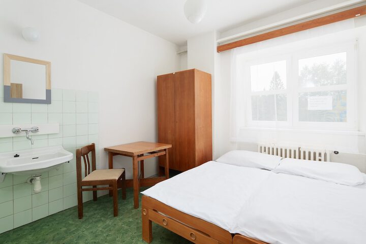 Room 17 of 54