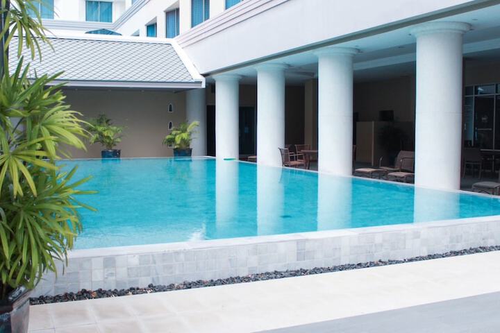 Pool 35 of 91