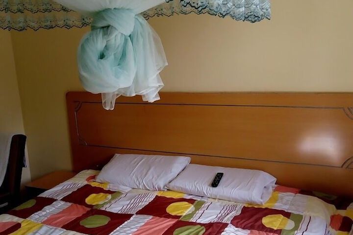 Room 17 of 66