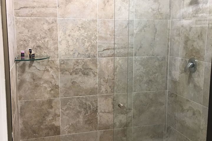 Room 15 of 28