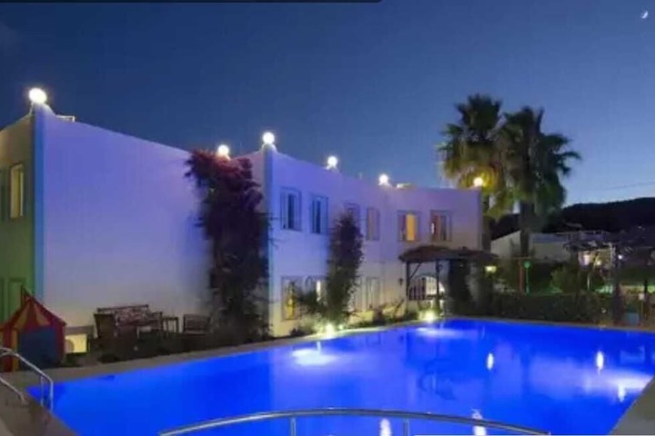 Pool 6 of 15