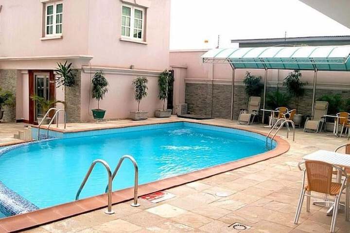 Pool 14 of 19