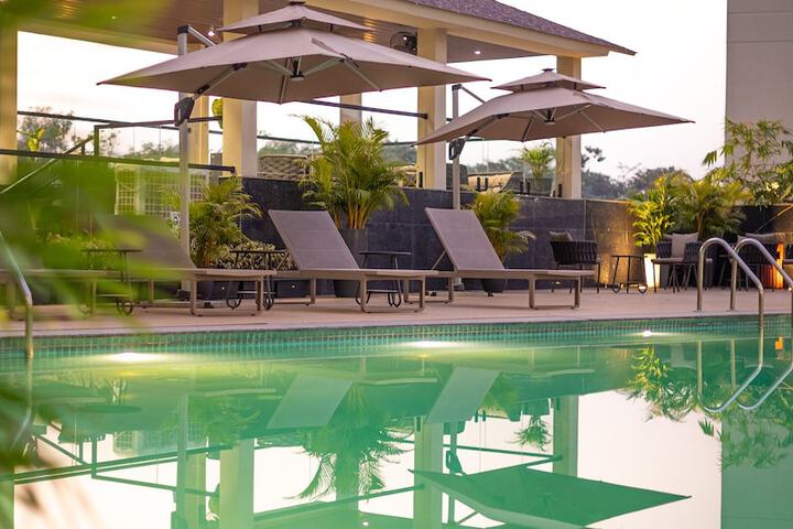 Pool 42 of 70