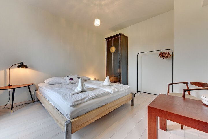 Room 15 of 117