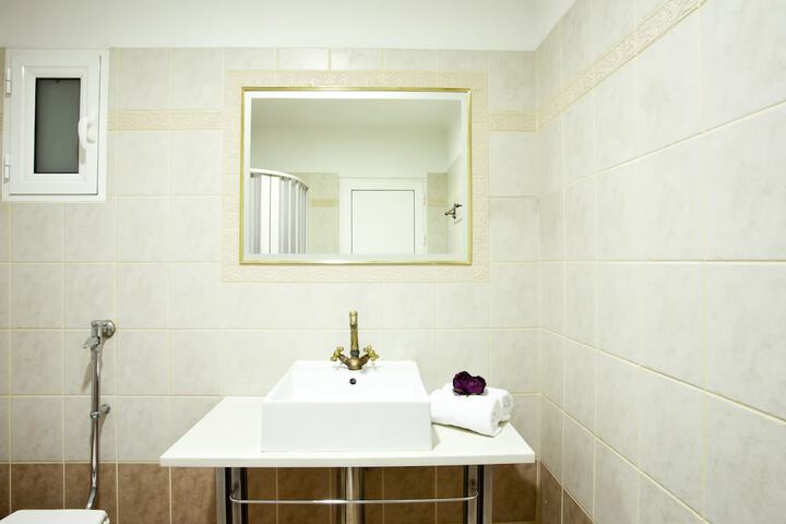 Room 25 of 31