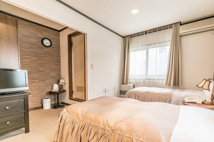 Room 5 of 61
